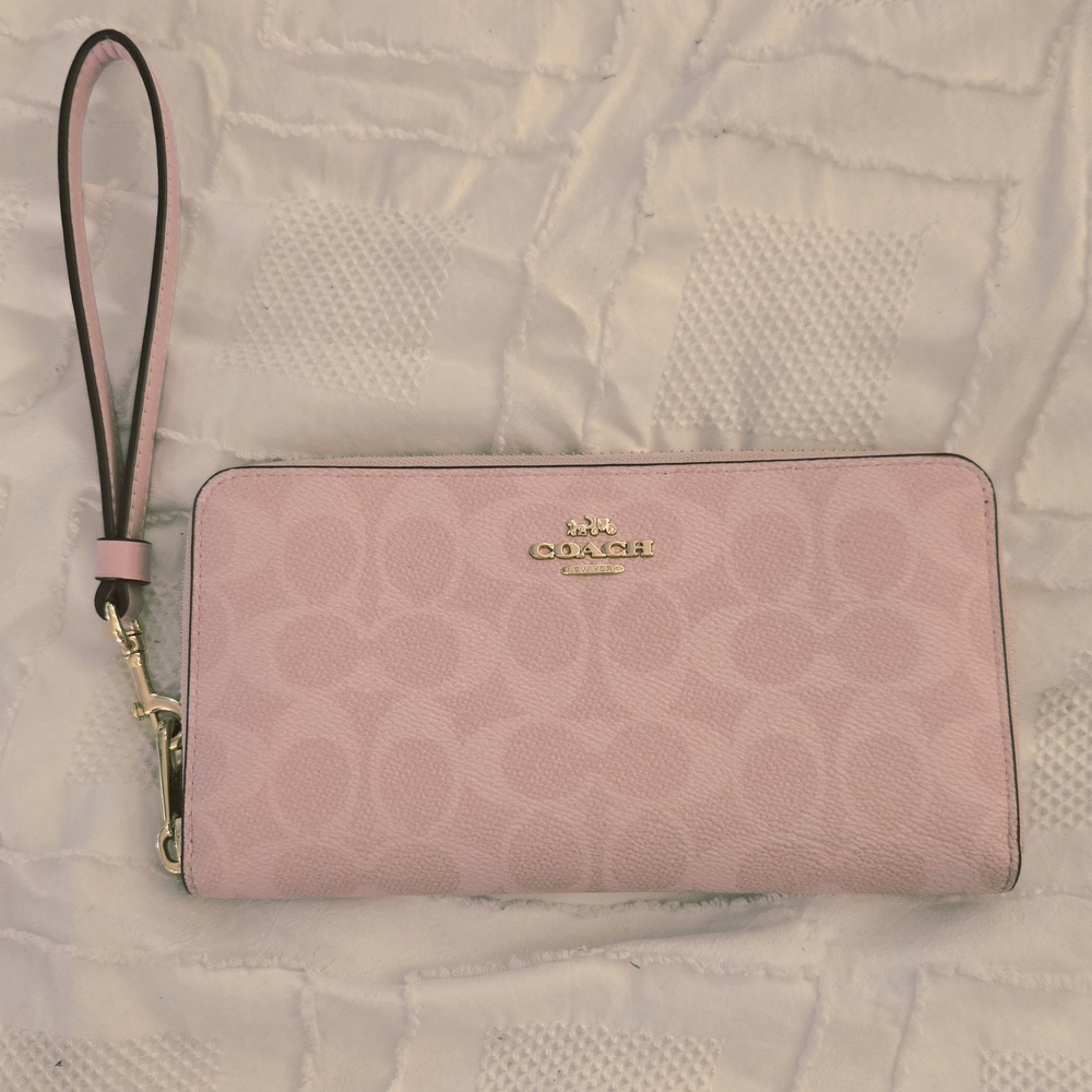 Coach Pink Wristlet Clutch NEW!